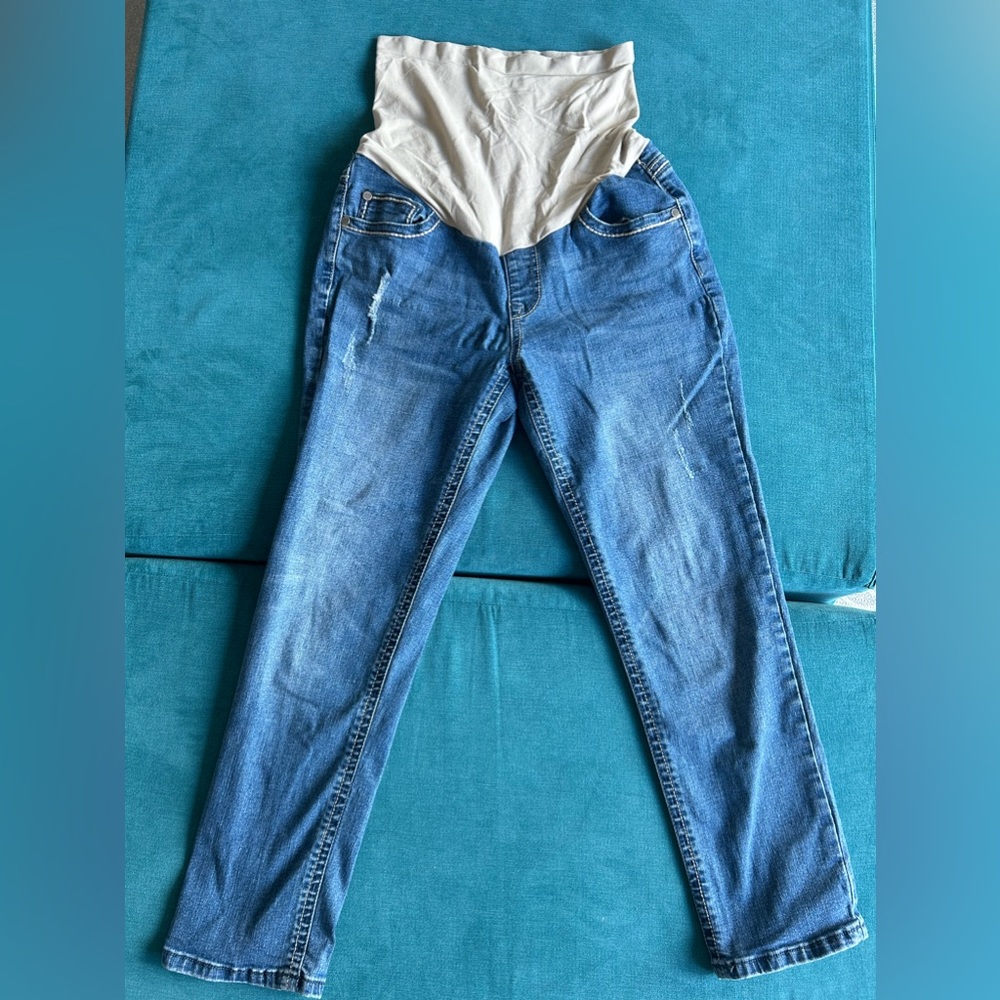 Indigo Blue Distressed Stretchy Capri Maternity Jeans Size Medium